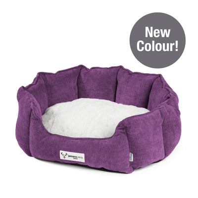 Das Hundebett in klassisch ovaler Hundekörbchen Form gibt es in den Farben Ice-Blue, Schlamm und jetzt auch in Purple